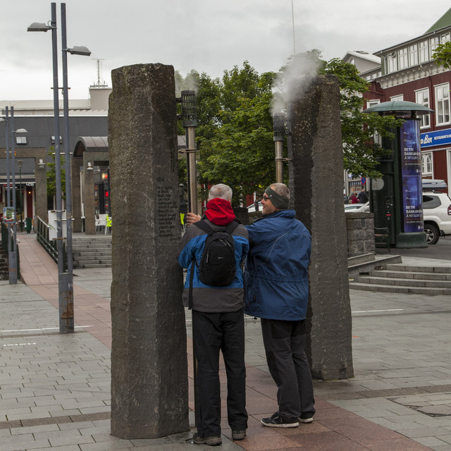 Grzejniki zasilane ciepłem ziemii. Islandia, Reykjavik Piotr