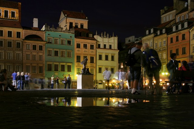 Anka Bujniewicz Rynek nocą...