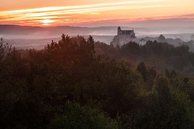 Bobolice Zamek Jesienny poranek na zamku w Bobolicach. Marcin