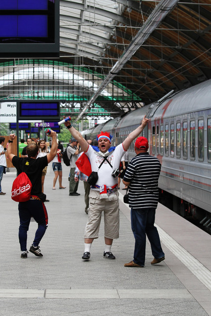 Kibice z Rosji na Dworcu Głównym we Wrocławiu Maciej Frolow