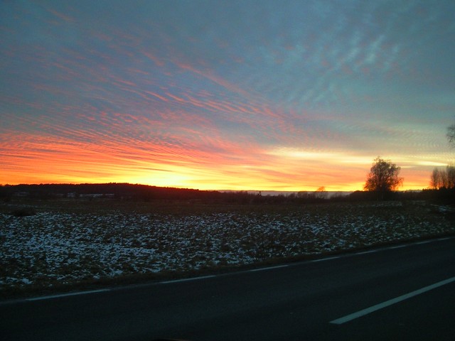 zimowy zachód słońca z okna samochodu Malgo #156509