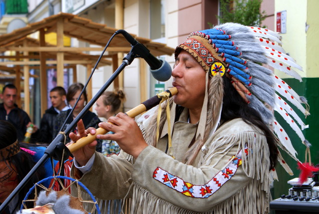 el condor passa Indiański zespół na Jarmarku Tumskim w Płocku.