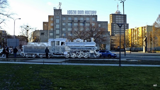 Łódź lokomotywa Picasa #301401